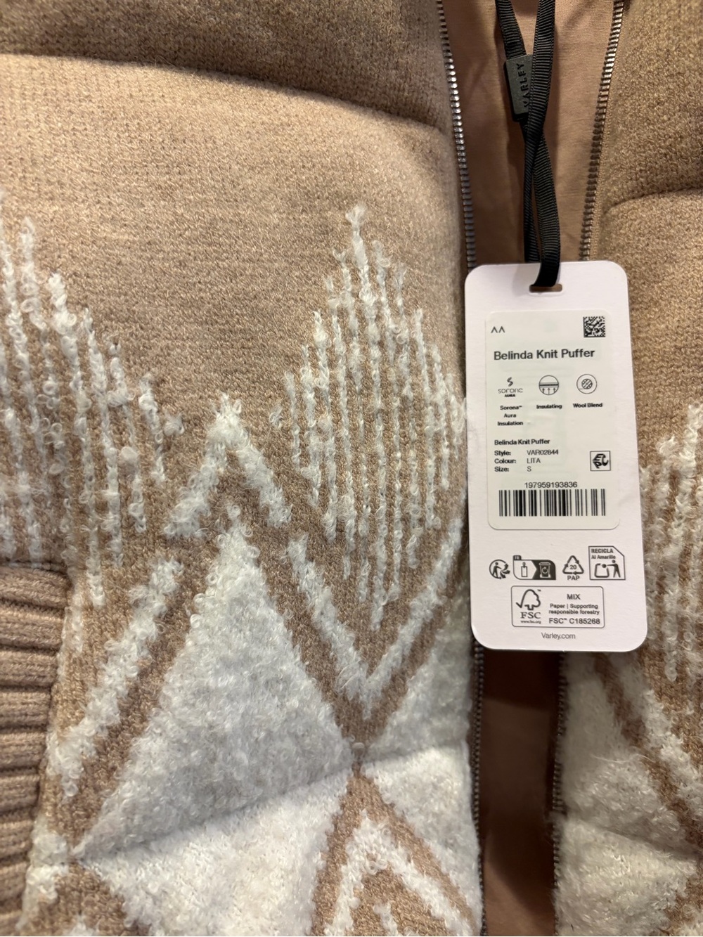 Varley Beige & White Geometric Puffer Jacket - Picture 5 of 8